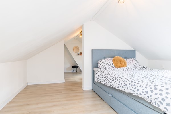 Foto - Te koop: Instapklare gemoderniseerde twee- onder- één kap woning uit 1969 met 144m2 wonen op een perceel van 391 m2 met een energielabel A in Simpelveld